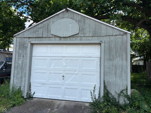 40 S Chester Avenue, Indianapolis, IN 46201