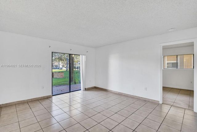 351 Palm Way 108, Pembroke Pines, FL 33025