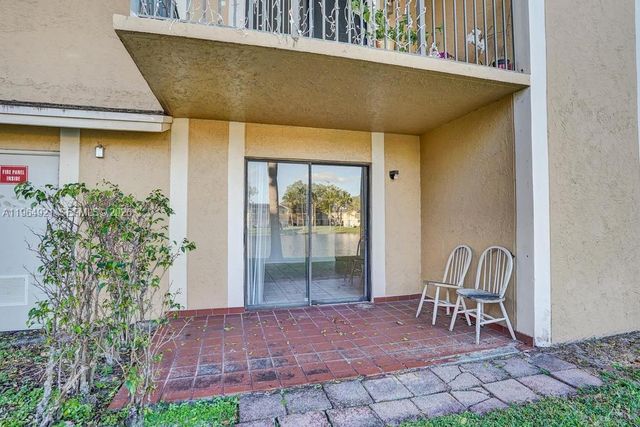 351 Palm Way 108, Pembroke Pines, FL 33025