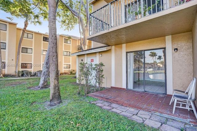 351 Palm Way 108, Pembroke Pines, FL 33025