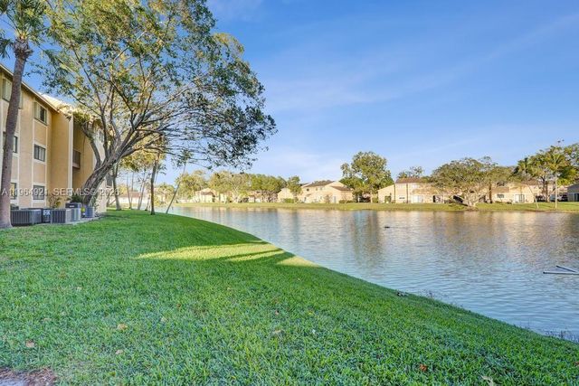 351 Palm Way 108, Pembroke Pines, FL 33025