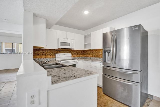 351 Palm Way 108, Pembroke Pines, FL 33025