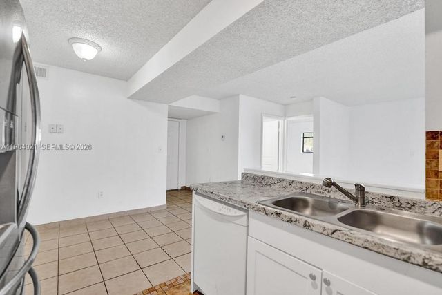 351 Palm Way 108, Pembroke Pines, FL 33025