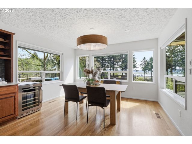 4011 Se CROWN Rd, Camas, WA 98607