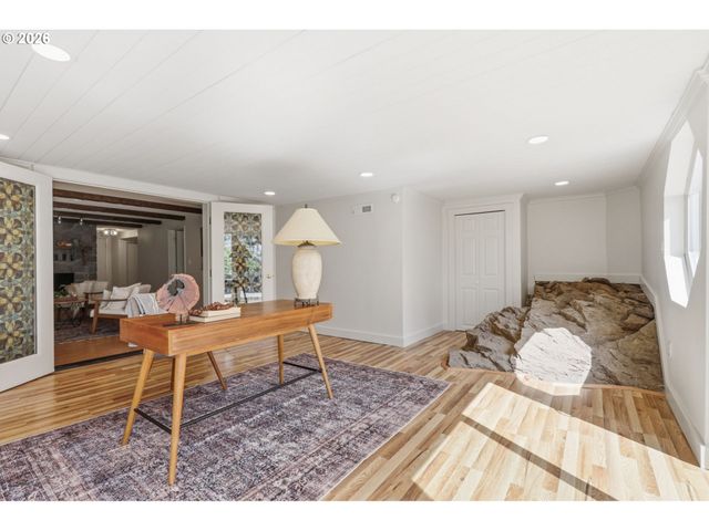 4011 Se CROWN Rd, Camas, WA 98607