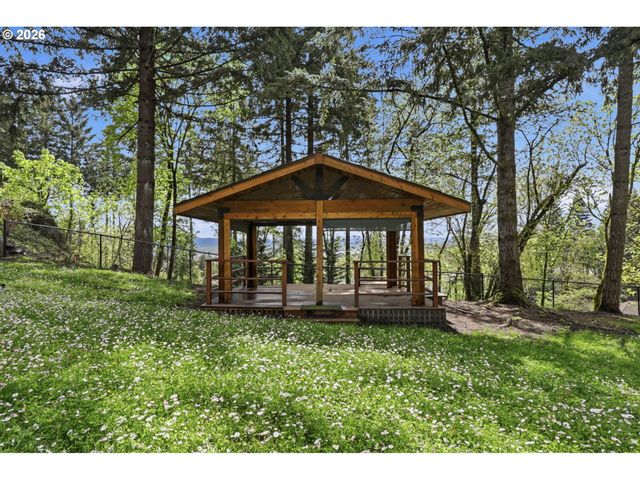 4011 Se CROWN Rd, Camas, WA 98607