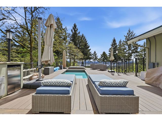 4011 Se CROWN Rd, Camas, WA 98607