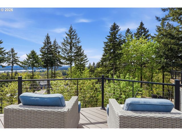 4011 Se CROWN Rd, Camas, WA 98607