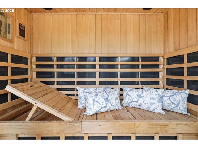 4011 Se CROWN Rd, Camas, WA 98607