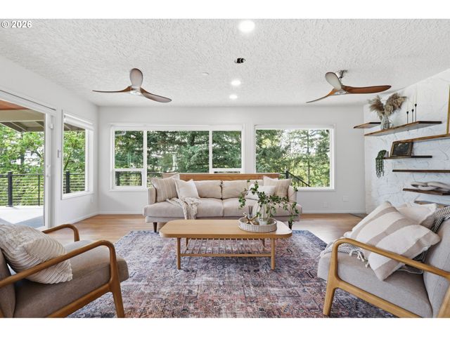 4011 Se CROWN Rd, Camas, WA 98607