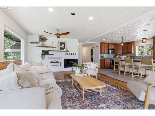 4011 Se CROWN Rd, Camas, WA 98607