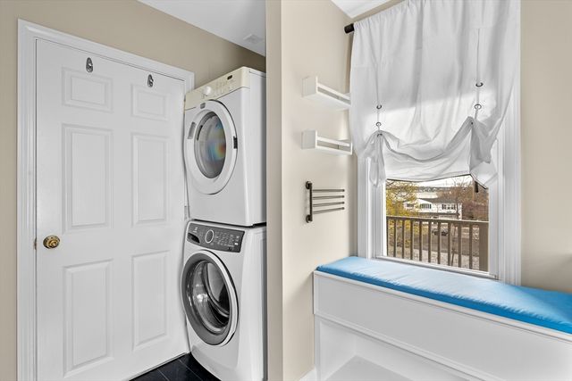 7 English St 3, Salem, MA 01970