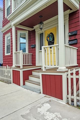 7 English St 3, Salem, MA 01970