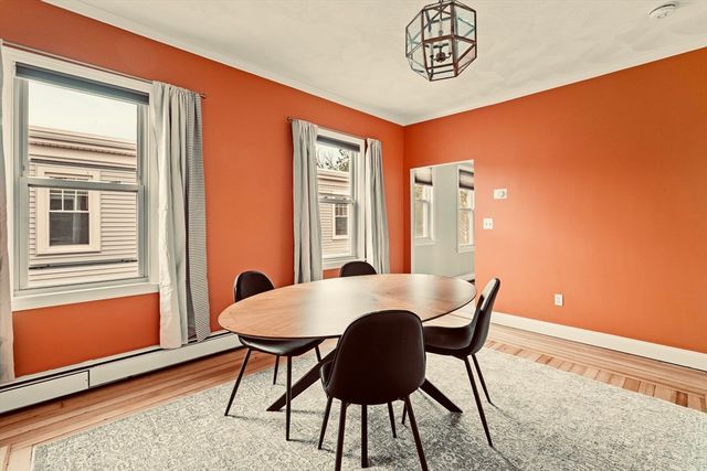 7 English St 3, Salem, MA 01970