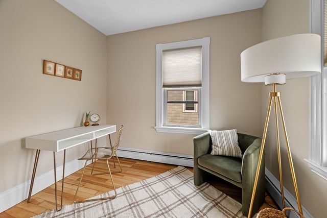 7 English St 3, Salem, MA 01970