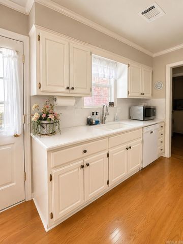 2309 Audley Bolton Drive, Searcy, AR 72143