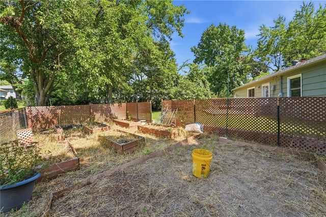6930 Eby Avenue, Merriam, KS 66204