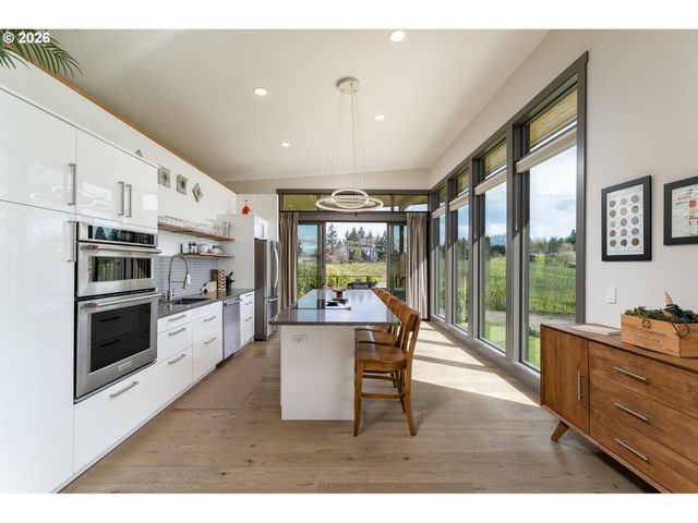 8331 Ne Worden Hill Rd, Dundee, OR 97115