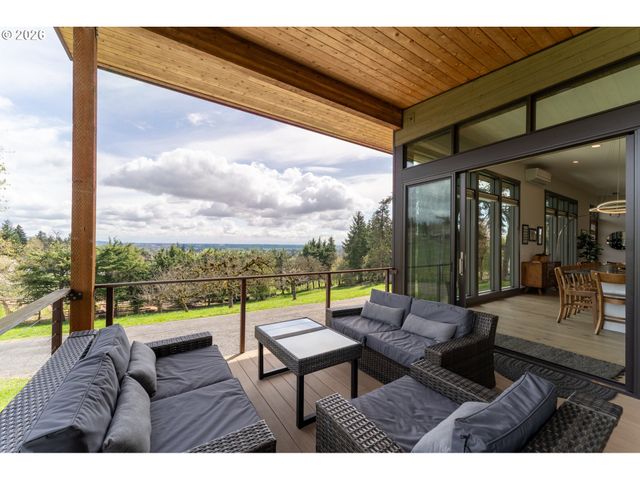 8331 Ne Worden Hill Rd, Dundee, OR 97115