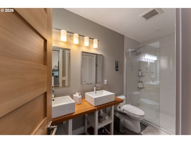 8331 Ne Worden Hill Rd, Dundee, OR 97115