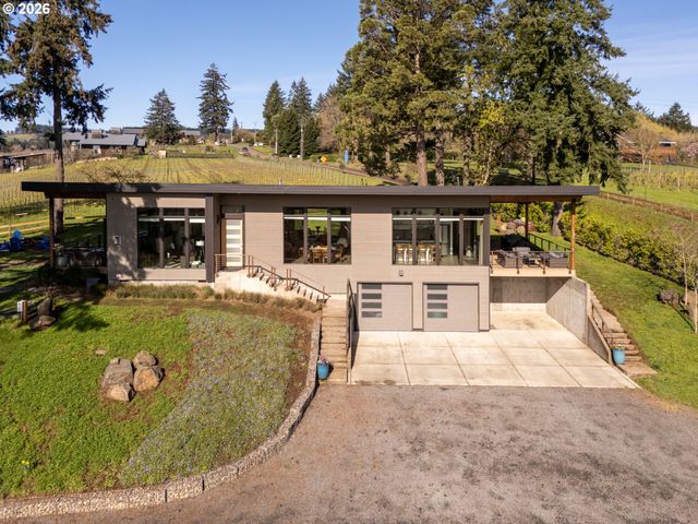 8331 Ne Worden Hill Rd, Dundee, OR 97115
