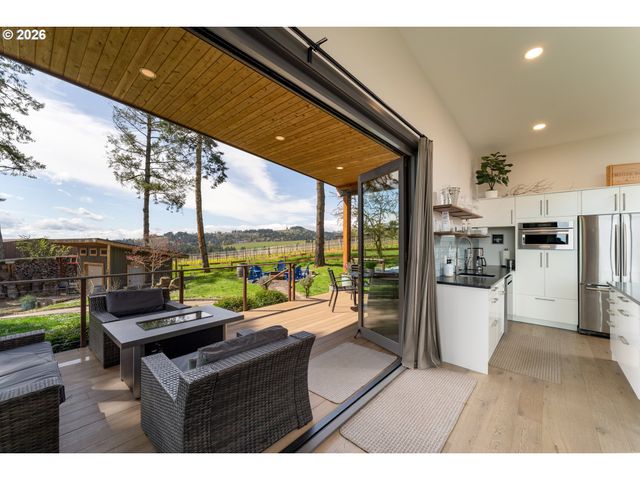 8331 Ne Worden Hill Rd, Dundee, OR 97115