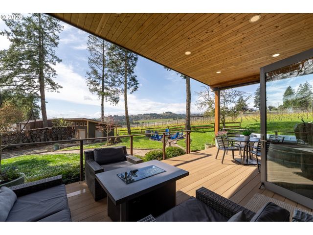 8331 Ne Worden Hill Rd, Dundee, OR 97115