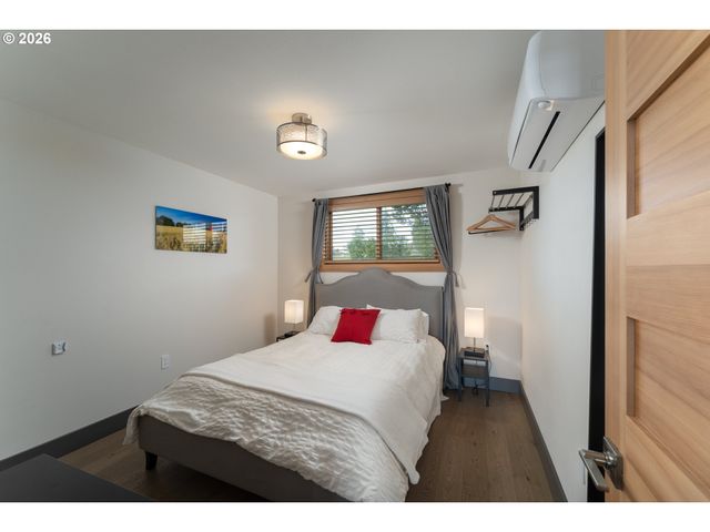 8331 Ne Worden Hill Rd, Dundee, OR 97115