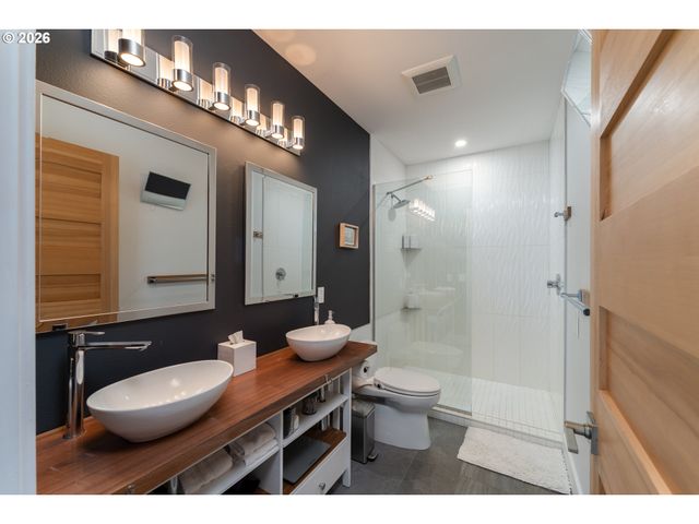 8331 Ne Worden Hill Rd, Dundee, OR 97115