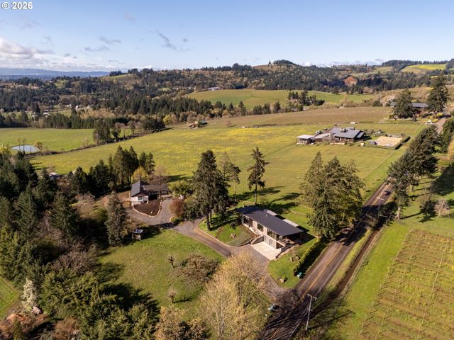 8331 Ne Worden Hill Rd, Dundee, OR 97115