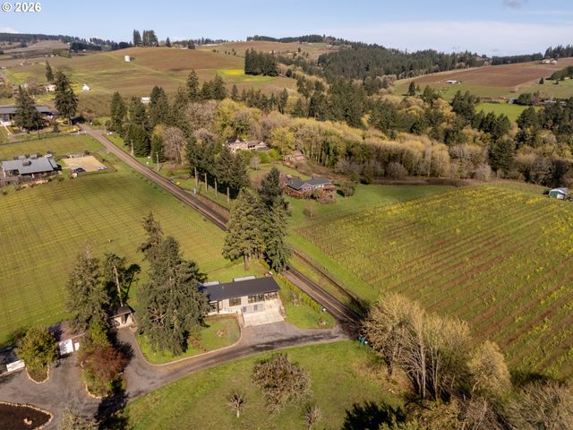8331 Ne Worden Hill Rd, Dundee, OR 97115