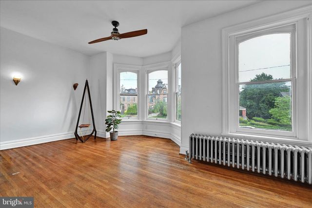 419 CHESTNUT ST, Columbia, PA 17512