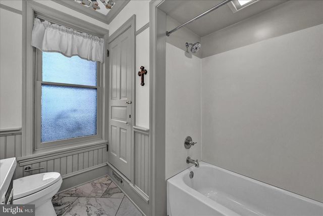 419 CHESTNUT ST, Columbia, PA 17512