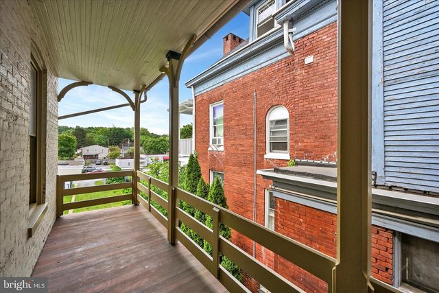 419 CHESTNUT ST, Columbia, PA 17512