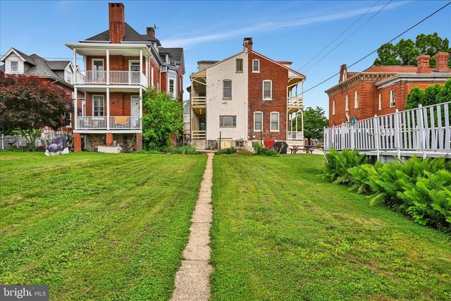 419 CHESTNUT ST, Columbia, PA 17512