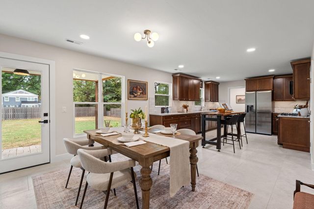 1435 S Fairway Avenue, Springfield, MO 65804