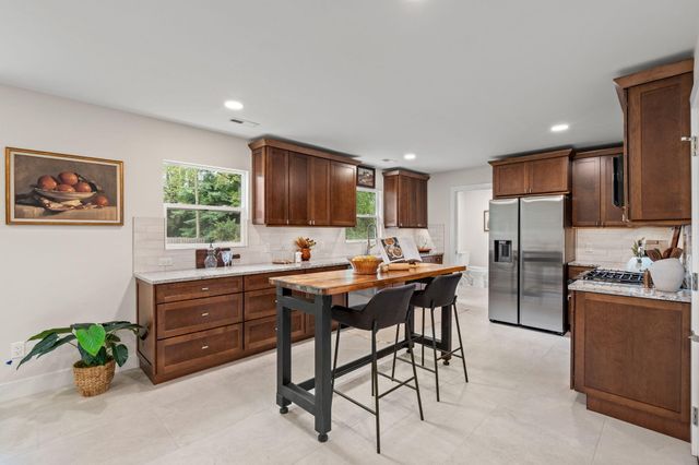 1435 S Fairway Avenue, Springfield, MO 65804