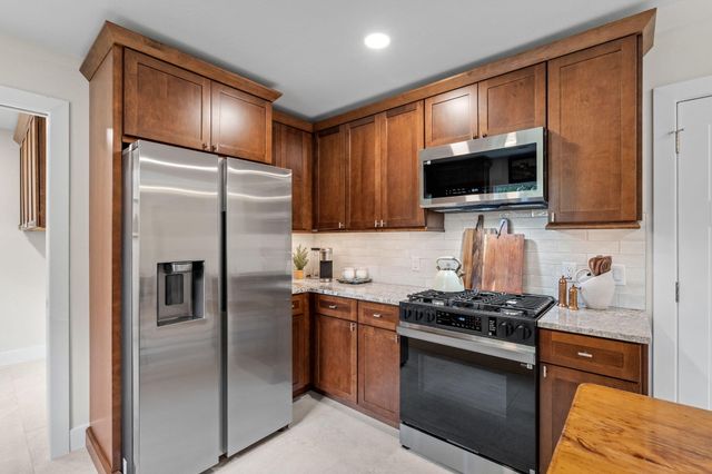 1435 S Fairway Avenue, Springfield, MO 65804
