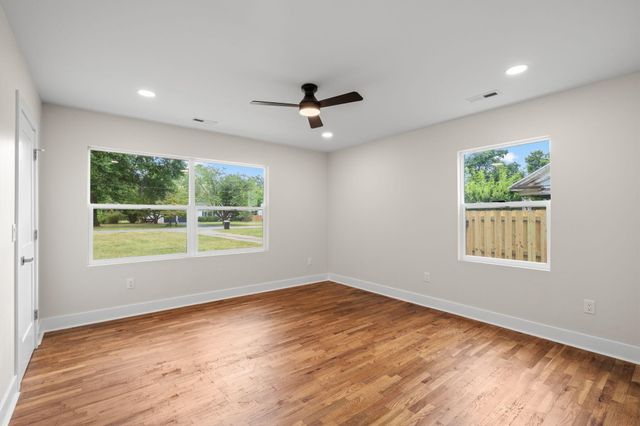 1435 S Fairway Avenue, Springfield, MO 65804