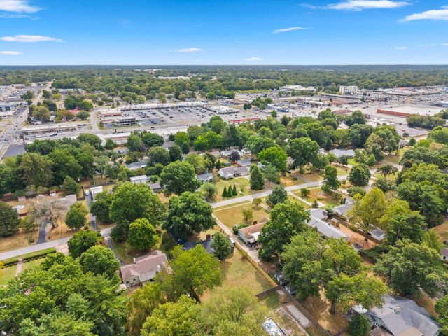 1435 S Fairway Avenue, Springfield, MO 65804