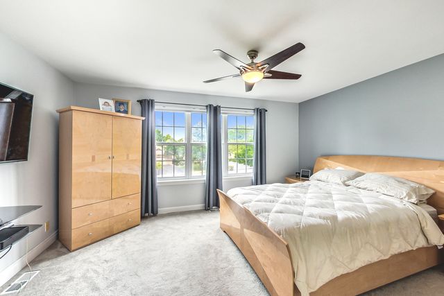 871 Rosebud Court, Roselle, IL 60172