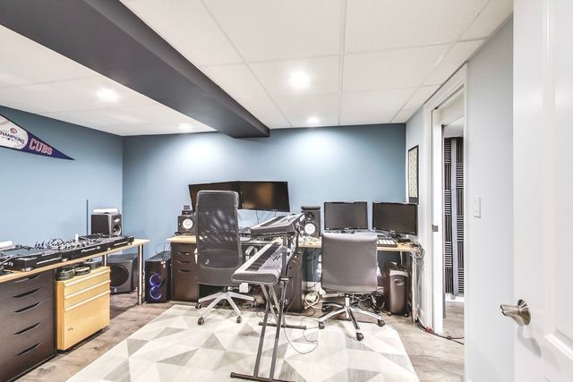 871 Rosebud Court, Roselle, IL 60172