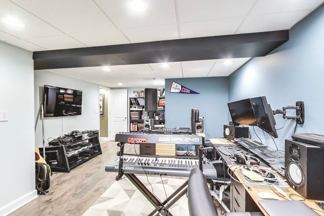 871 Rosebud Court, Roselle, IL 60172