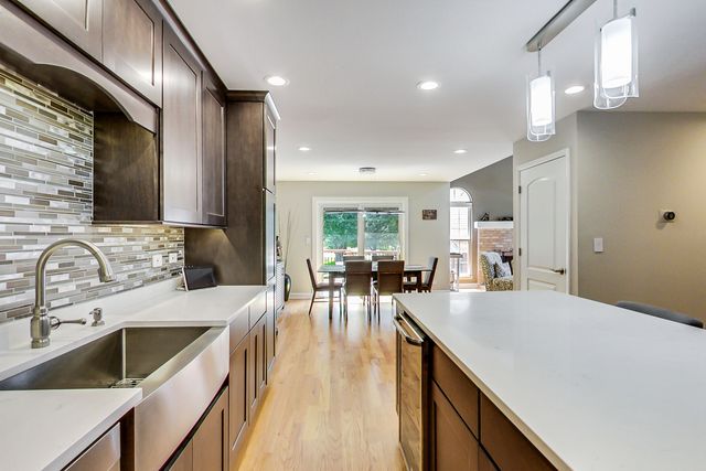 871 Rosebud Court, Roselle, IL 60172