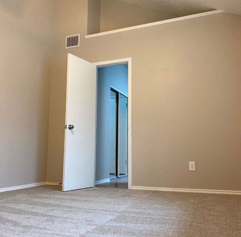 5027 Clover Haven Street, Dallas, TX 75227