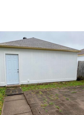 5027 Clover Haven Street, Dallas, TX 75227