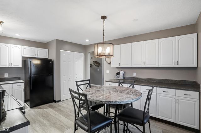 122 Winfield Park Court, Greenfield, IN 46140