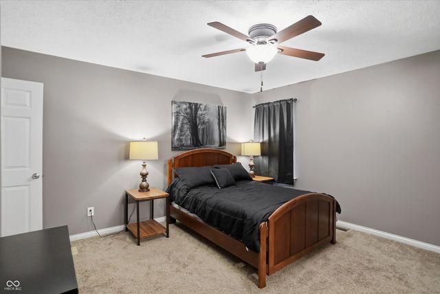 122 Winfield Park Court, Greenfield, IN 46140