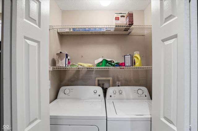 122 Winfield Park Court, Greenfield, IN 46140