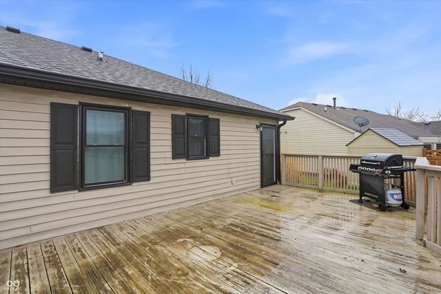 122 Winfield Park Court, Greenfield, IN 46140